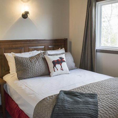 Yamnuska Suites Канмор Екстериор снимка