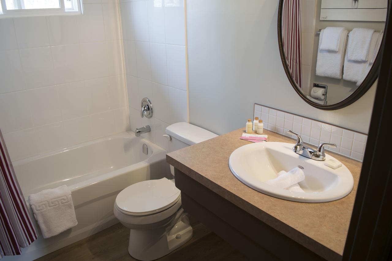 Yamnuska Suites Канмор Екстериор снимка